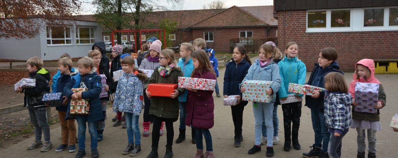 Weihnachtspäckchen für die Aktion Kleiner Prinz