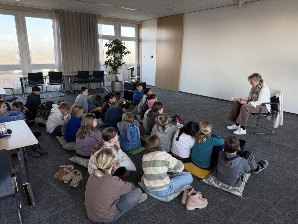 Von Hexenhüten bis Blaulicht – Ein Vorlesetag voller Highlights