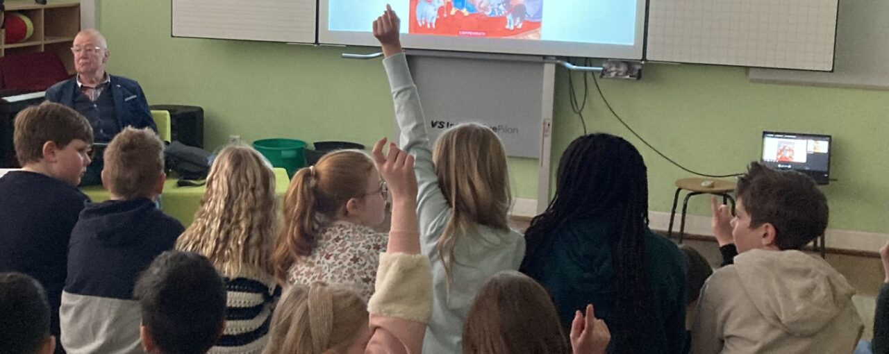 Autorenlesung im 3. Jahrgang - Demokratie ist kein Selbstläufer